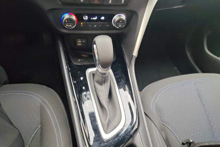 Used Buick Encore 2021 332T CVT Elite Edition Gear Lever