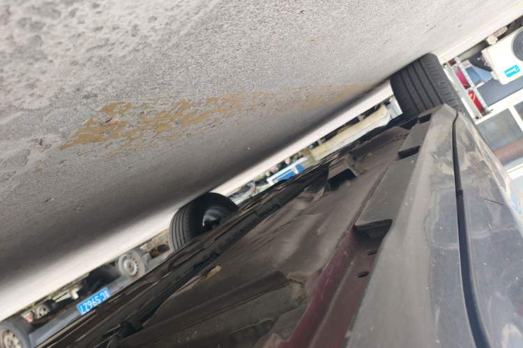 Used Buick Encore 2021 332T CVT Luxury Version Left Side Sill
