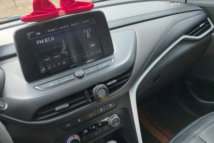 Used Buick Encore 2021 332T CVT Elite Edition Audio And AC Panel