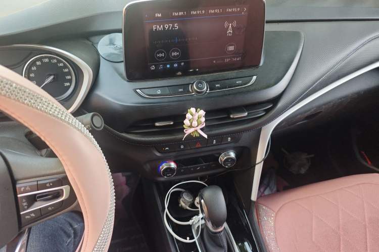 Used Buick Encore 2021 332T CVT Elite Edition Audio And AC Panel