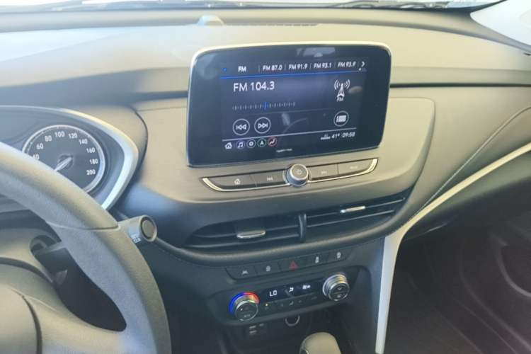 Used Buick Encore 2021 332T CVT Elite Edition Audio And AC Panel