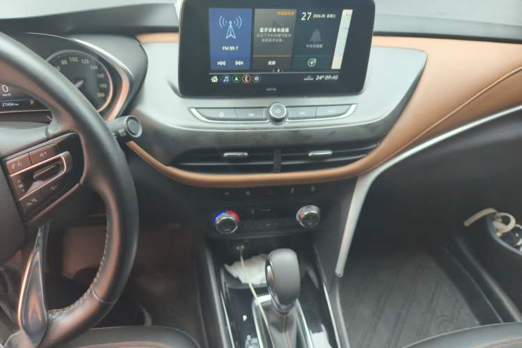 Used Buick Encore 2021 332T CVT Luxury Version Audio And AC Panel