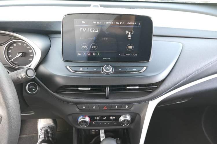 Used Buick Encore 2021 332T CVT Elite Edition Audio And AC Panel