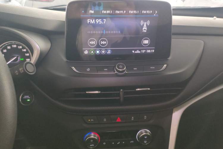 Used Buick Encore 2021 332T CVT Elite Edition Audio And AC Panel