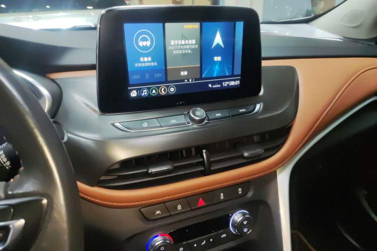 Used Buick Encore 2021 332T CVT Luxury Version Audio And AC Panel