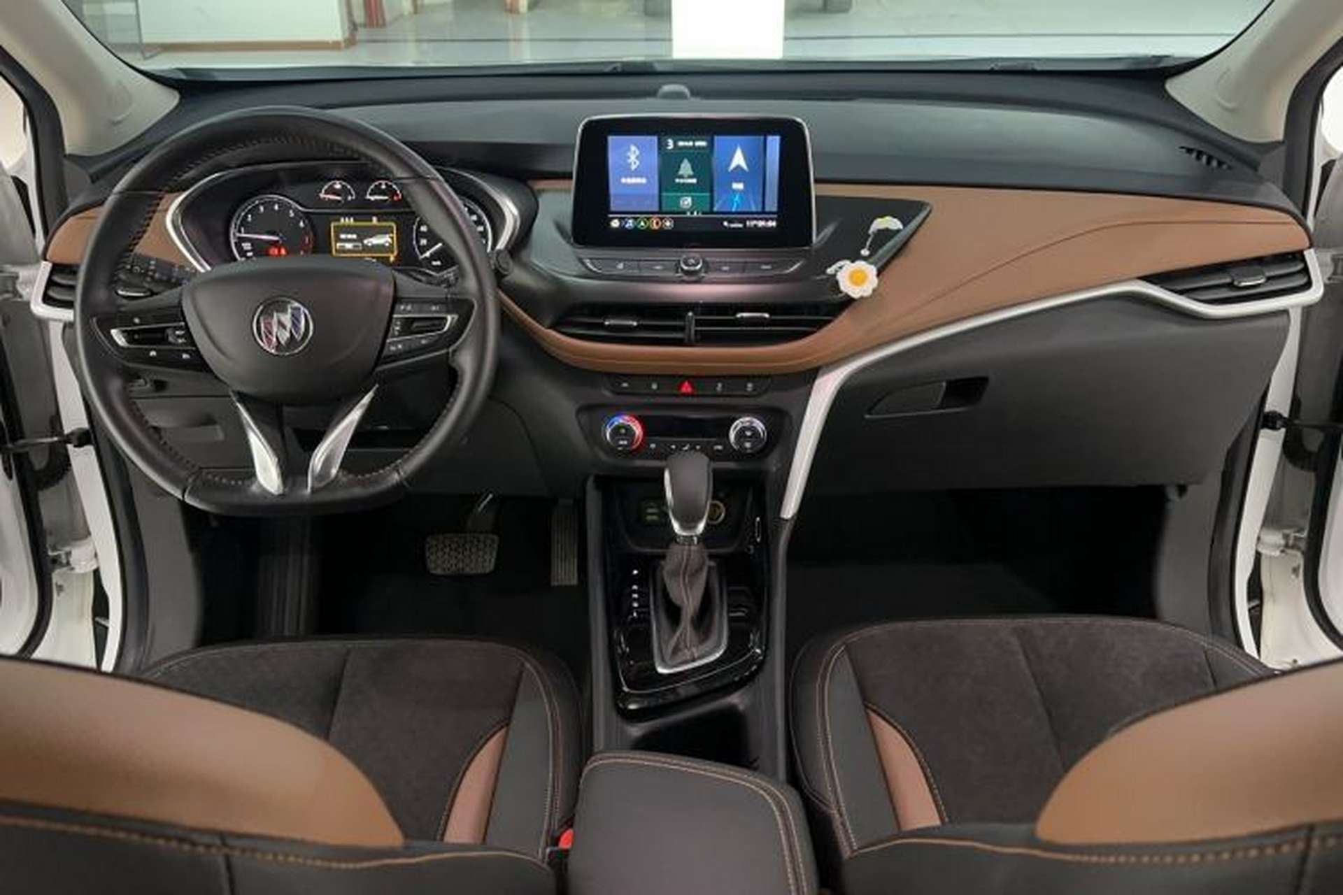 Used Buick Encore 2021 332T CVT Luxury Version Center Console