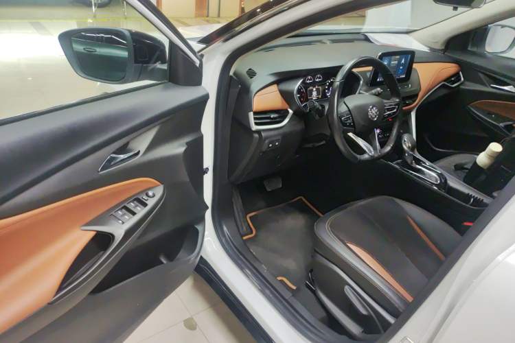 Used Buick Encore 2021 332T CVT Luxury Version Driver Seat