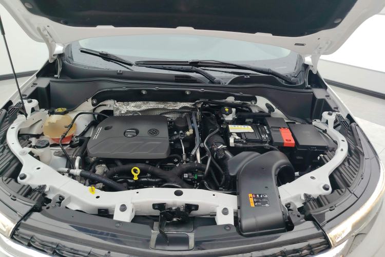 Used Buick Encore 2021 332T CVT Elite Edition Engine Bay