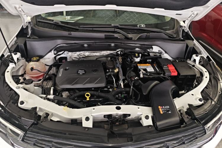 Used Buick Encore 2021 332T CVT Luxury Version Engine Bay