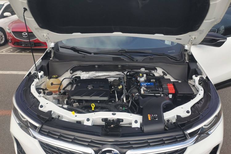 Used Buick Encore 2021 332T CVT Luxury Version Engine Bay