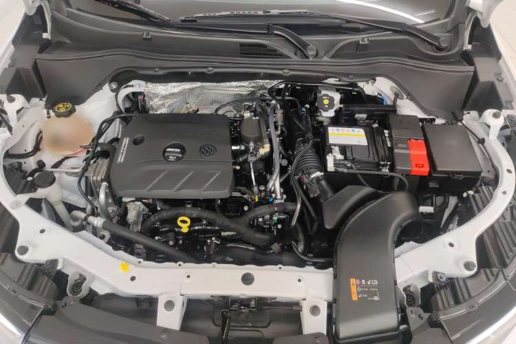 Used Buick Encore 2021 332T CVT Elite Edition Engine Bay