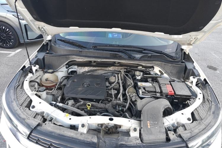 Used Buick Encore 2021 332T CVT Elite Edition Engine Bay