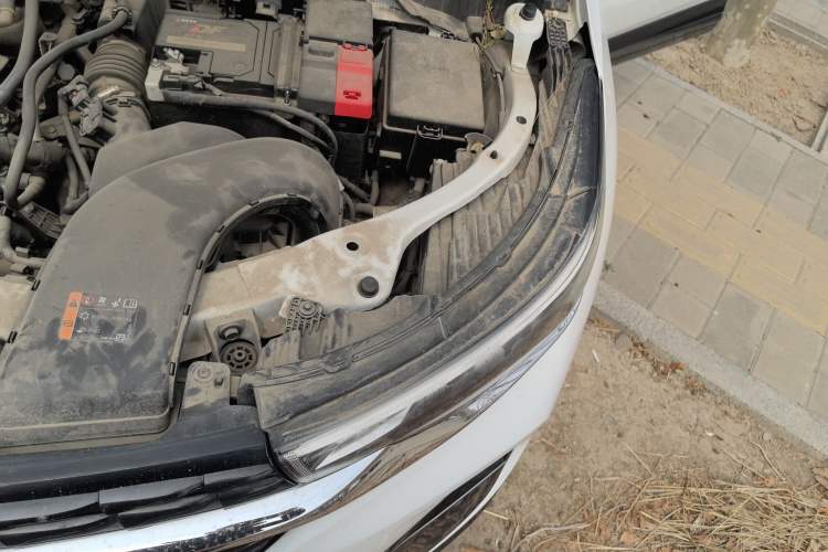 Used Buick Encore 2021 332T CVT Elite Edition Engine Bay Left