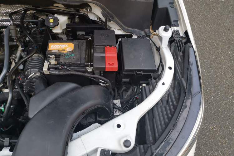 Used Buick Encore 2021 332T CVT Elite Edition Engine Bay Left