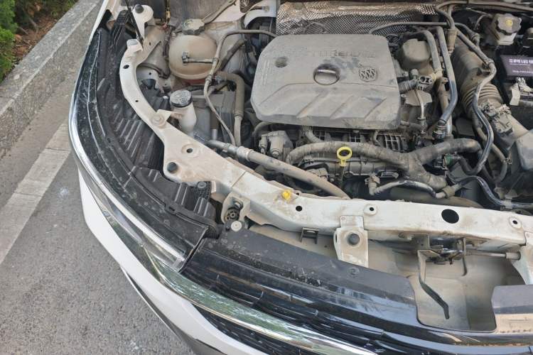 Used Buick Encore 2021 332T CVT Elite Edition Engine Bay Right