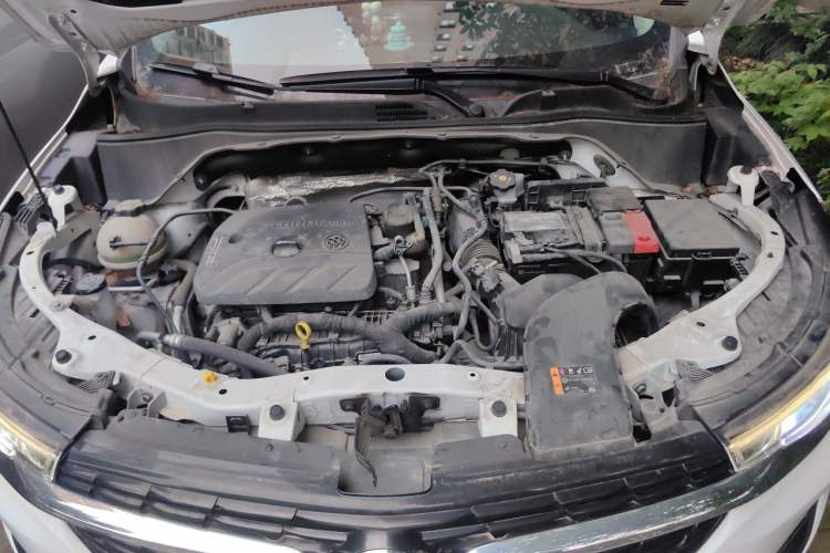 Used Buick Encore 2021 332T CVT Luxury Version Engine Bay