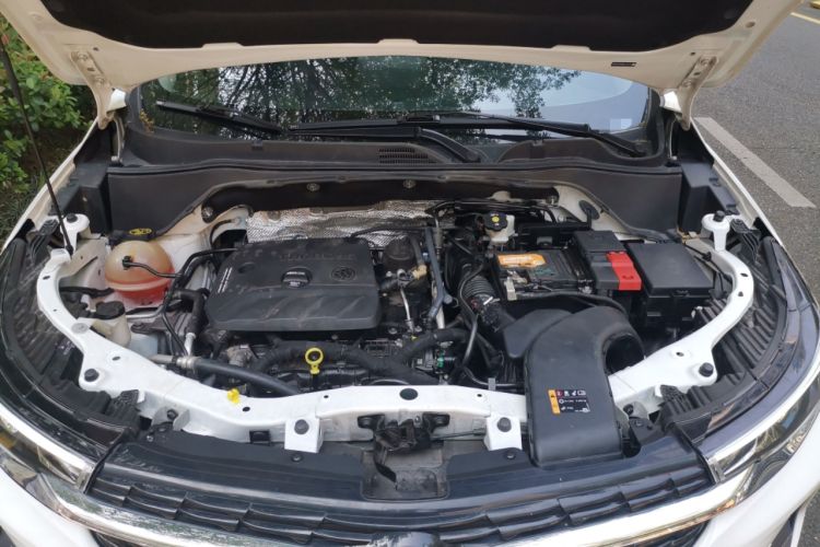 Used Buick Encore 2021 332T CVT Elite Edition Engine Bay