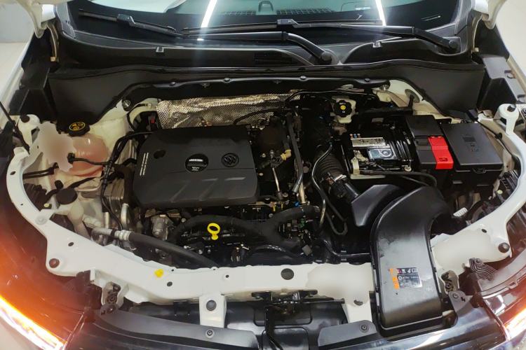 Used Buick Encore 2021 332T CVT Luxury Version Engine Bay