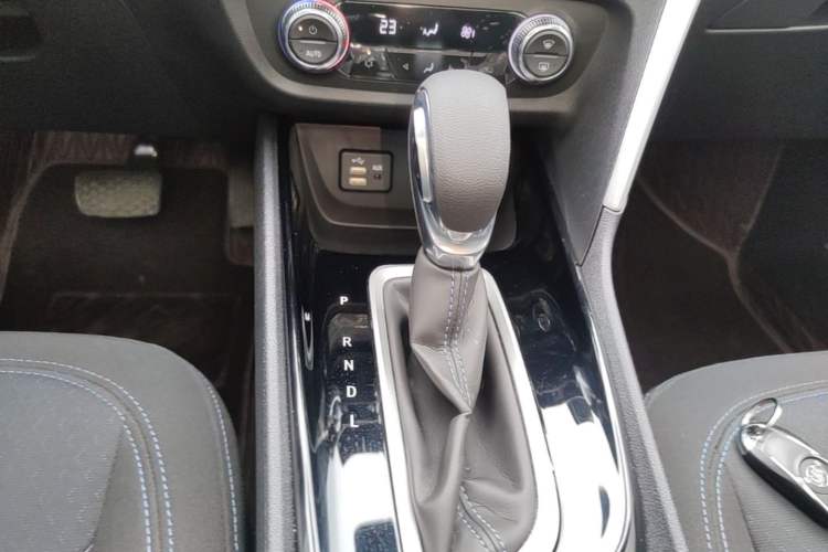 Used Buick Encore 2021 332T CVT Elite Edition Gear Lever