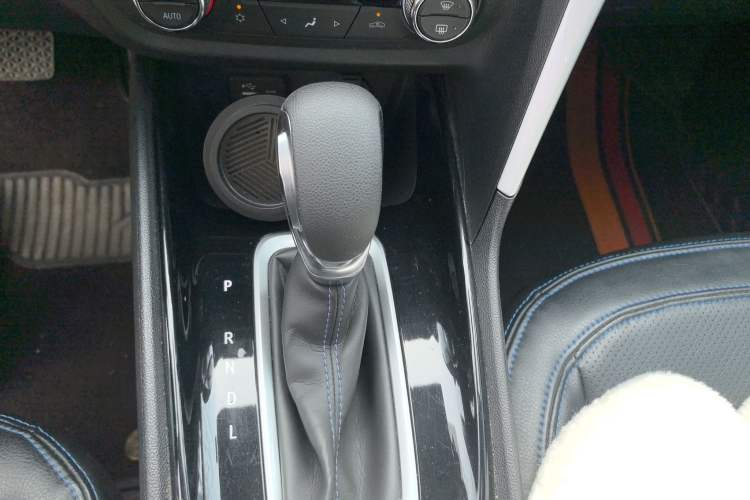 Used Buick Encore 2021 332T CVT Elite Edition Gear Lever