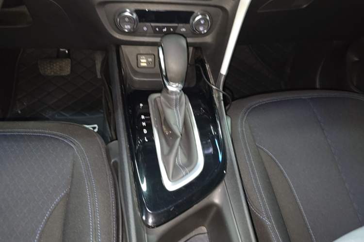 Used Buick Encore 2021 332T CVT Elite Edition Gear Lever