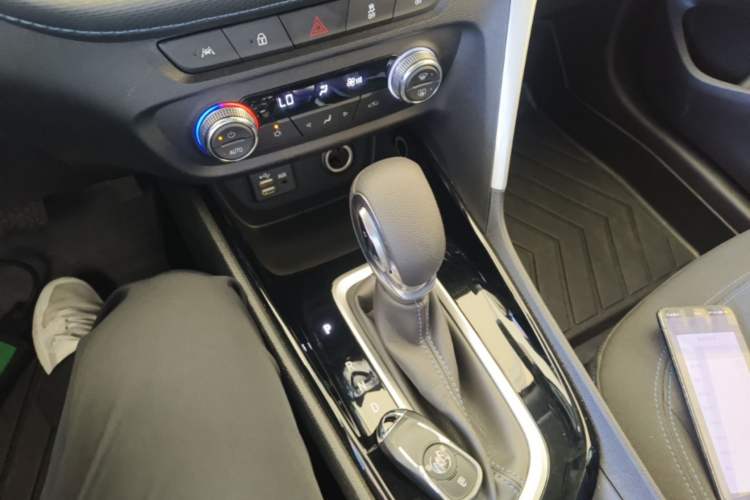 Used Buick Encore 2021 332T CVT Elite Edition Gear Lever