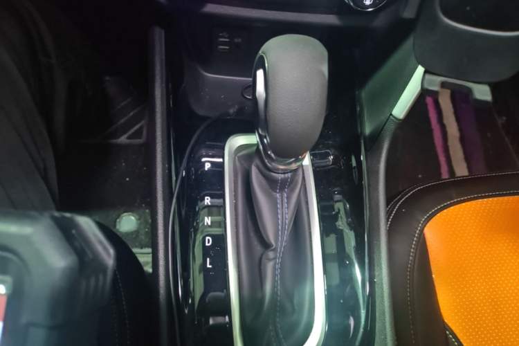 Used Buick Encore 2021 332T CVT Elite Edition Gear Lever