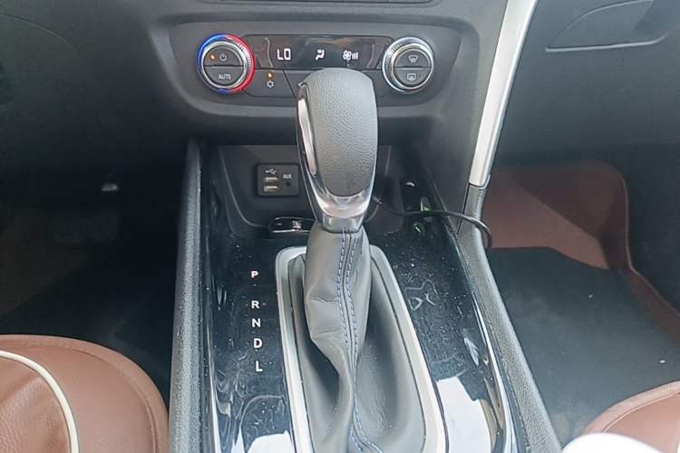 Used Buick Encore 2021 332T CVT Elite Edition Gear Lever