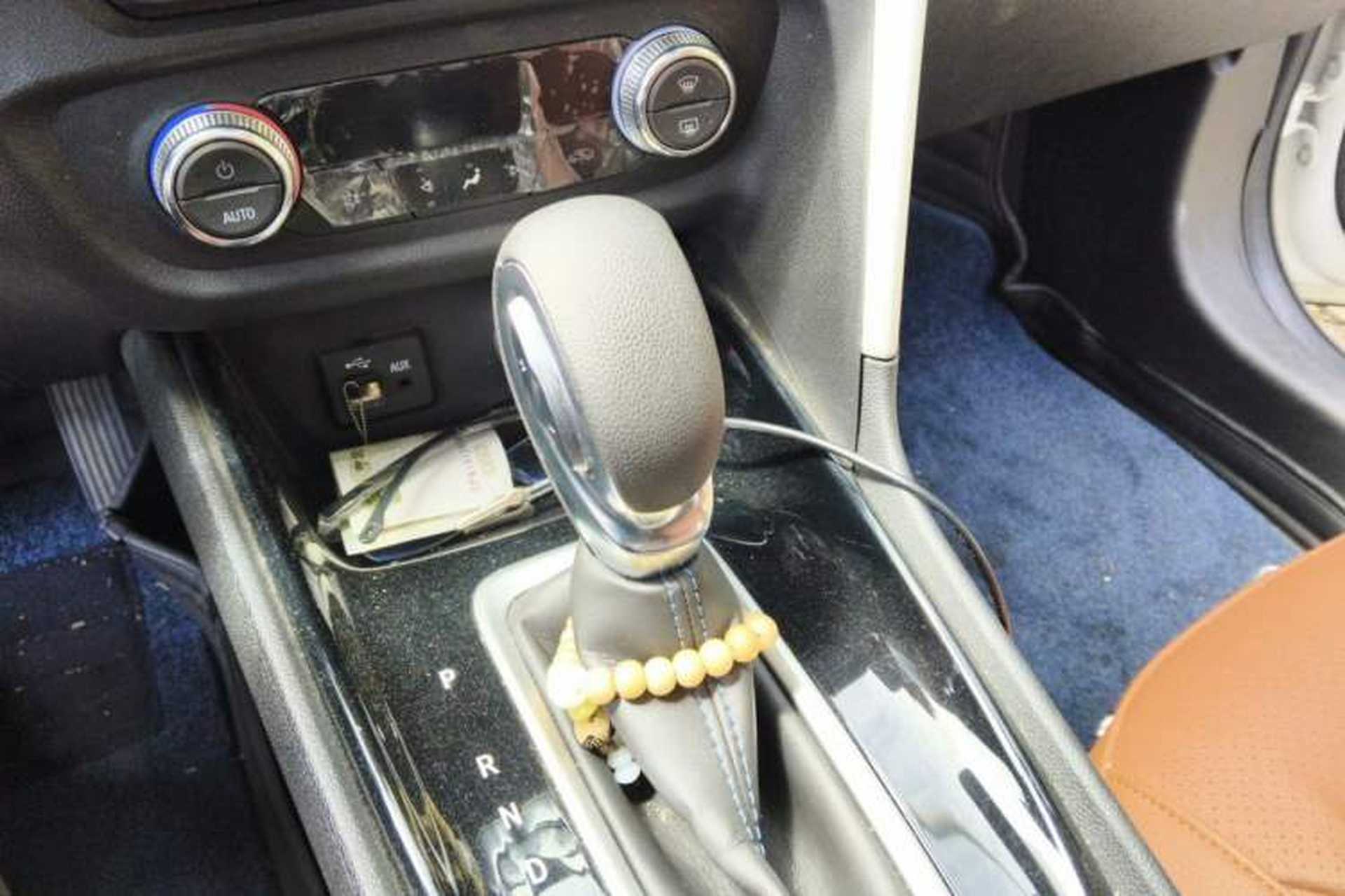 Used Buick Encore 2021 332T CVT Elite Edition Gear Lever