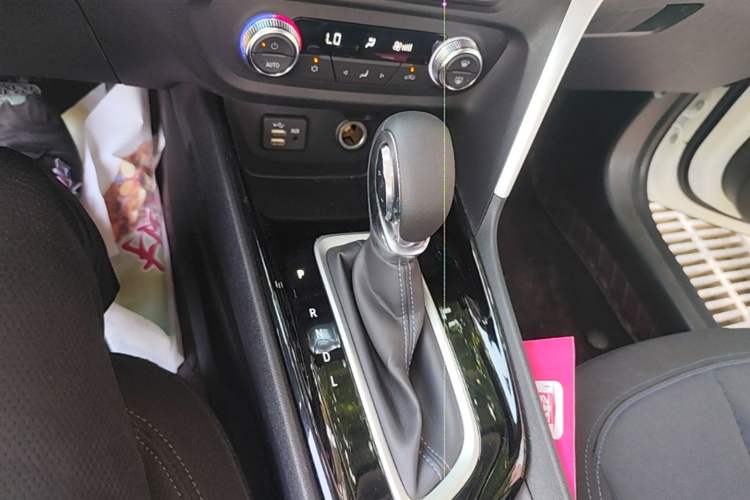 Used Buick Encore 2021 332T CVT Elite Edition Gear Lever