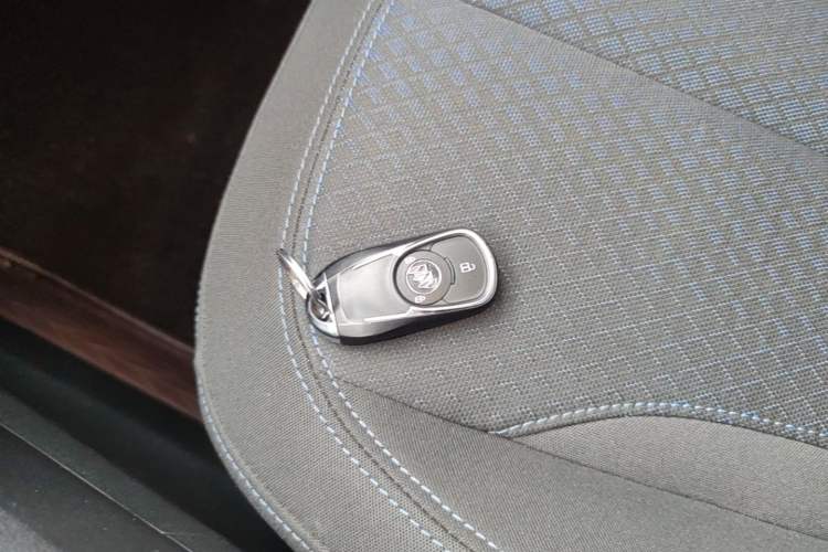 Used Buick Encore 2021 332T CVT Elite Edition Interior 1