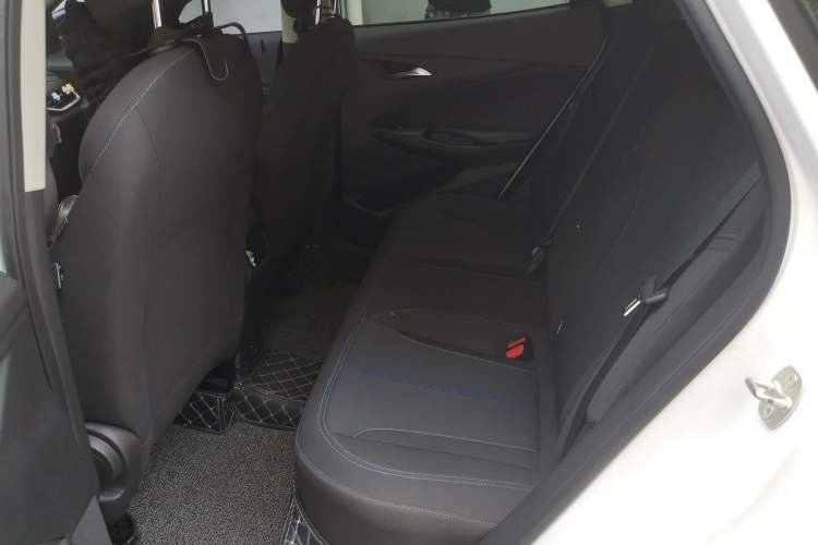 Used Buick Encore 2021 332T CVT Elite Edition Interior 4
