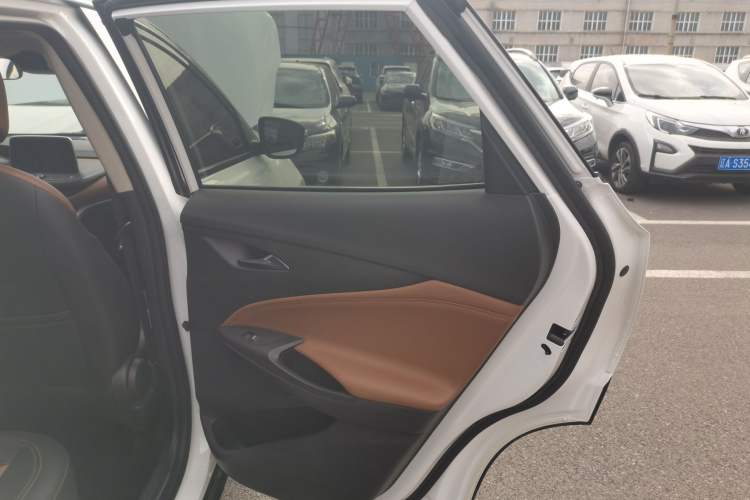 Used Buick Encore 2021 332T CVT Luxury Version Interior 6