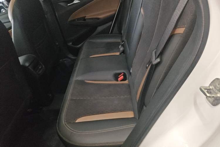 Used Buick Encore 2021 332T CVT Luxury Version Left Rear Seat