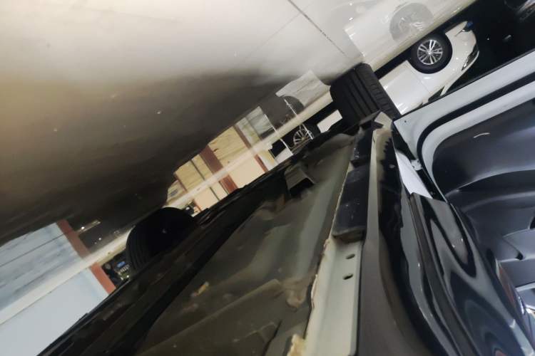 Used Buick Encore 2021 332T CVT Luxury Version Left Side Sill