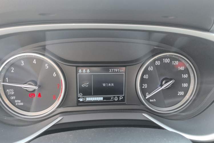 Used Buick Encore 2021 332T CVT Elite Edition Odometer Close Up