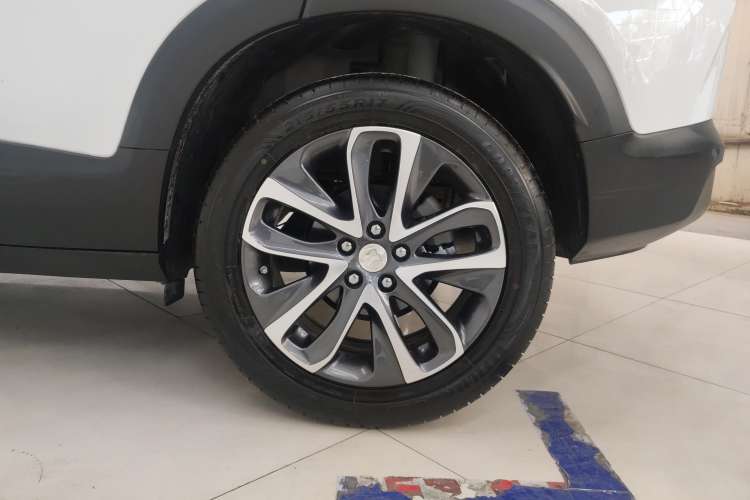 Used Buick Encore 2021 332T CVT Elite Edition Right Front Wheel Hub