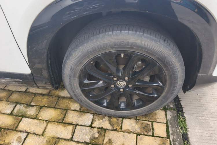 Used Buick Encore 2021 332T CVT Luxury Version Right Front Wheel Hub