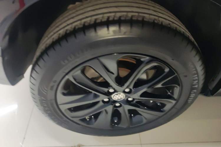 Used Buick Encore 2021 332T CVT Luxury Version Right Rear Wheel Hub