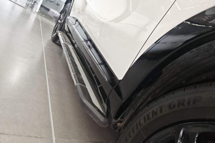 Used Buick Encore 2021 332T CVT Luxury Version Right Side Sill