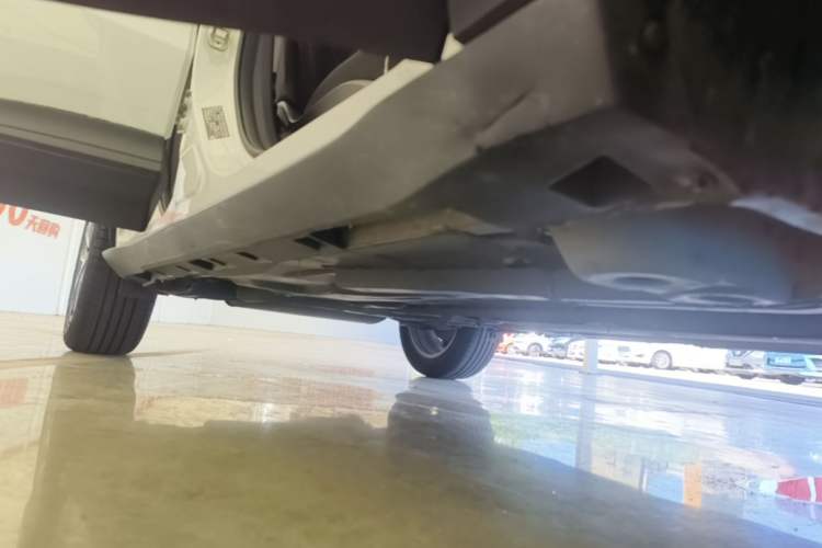 Used Buick Encore 2021 332T CVT Elite Edition Right Side Sill