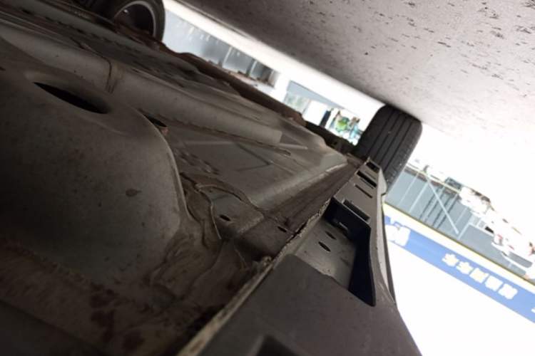 Used Buick Encore 2021 332T CVT Elite Edition Right Side Sill