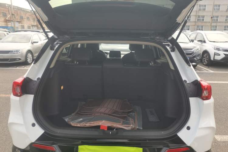 Used Buick Encore 2021 332T CVT Luxury Version Trunk
