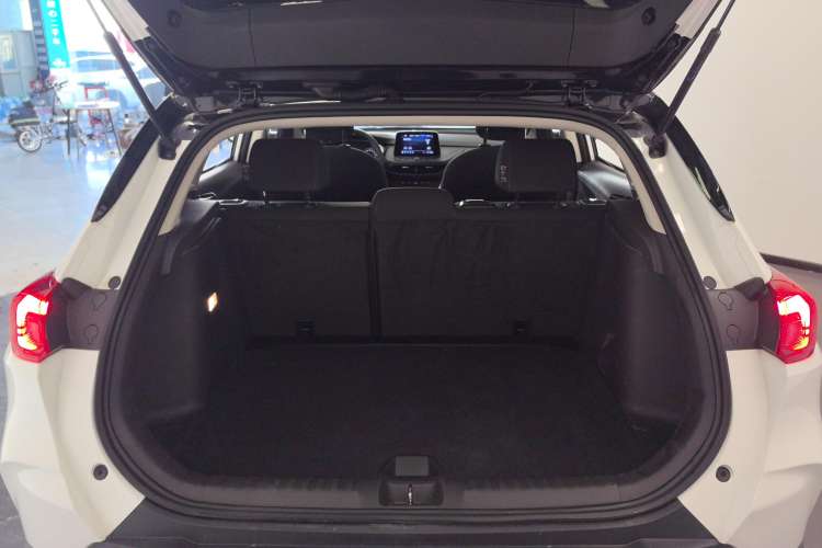 Used Buick Encore 2021 332T CVT Elite Edition Trunk