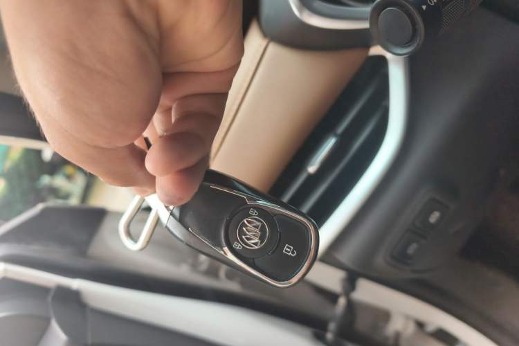 Used Buick Encore 2021 332T CVT Luxury Version Vehicle Key