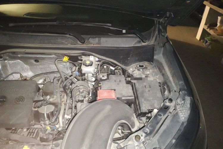 Used Buick Encore GX 2020 20T CVT Two-Wheel Drive Luxury Version Engine Bay Left