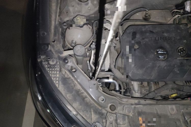 Used Buick Encore GX 2020 20T CVT Two-Wheel Drive Flagship Version Engine Bay Right