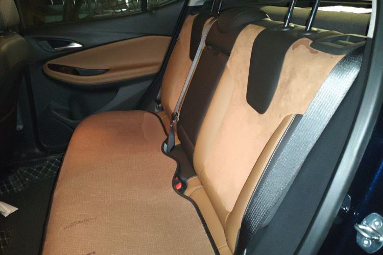 Used Buick Encore GX 2020 20T CVT Two-Wheel Drive Luxury Version Left Rear Seat