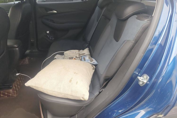 Used Buick Encore GX 2022 332T CVT Two-Wheel Drive Luxury Version Left Rear Seat
