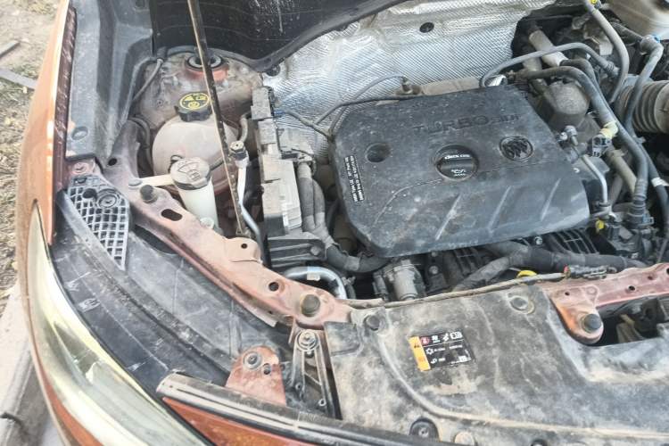 Used Buick Encore GX 2020 20T CVT Two-Wheel Drive Luxury Version Engine Bay Right